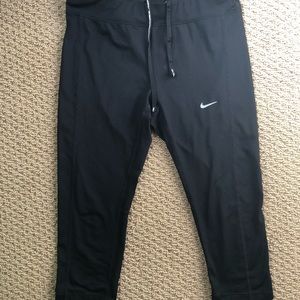 Nike cropped leggings
